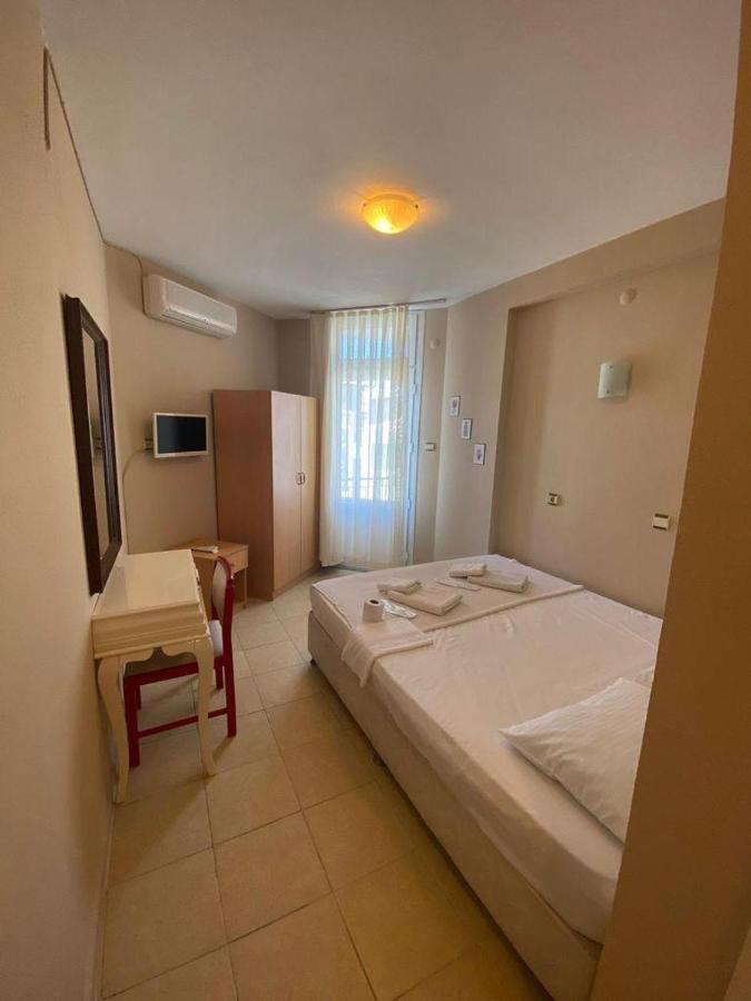 Nese Hotel Çeşme Buitenkant foto