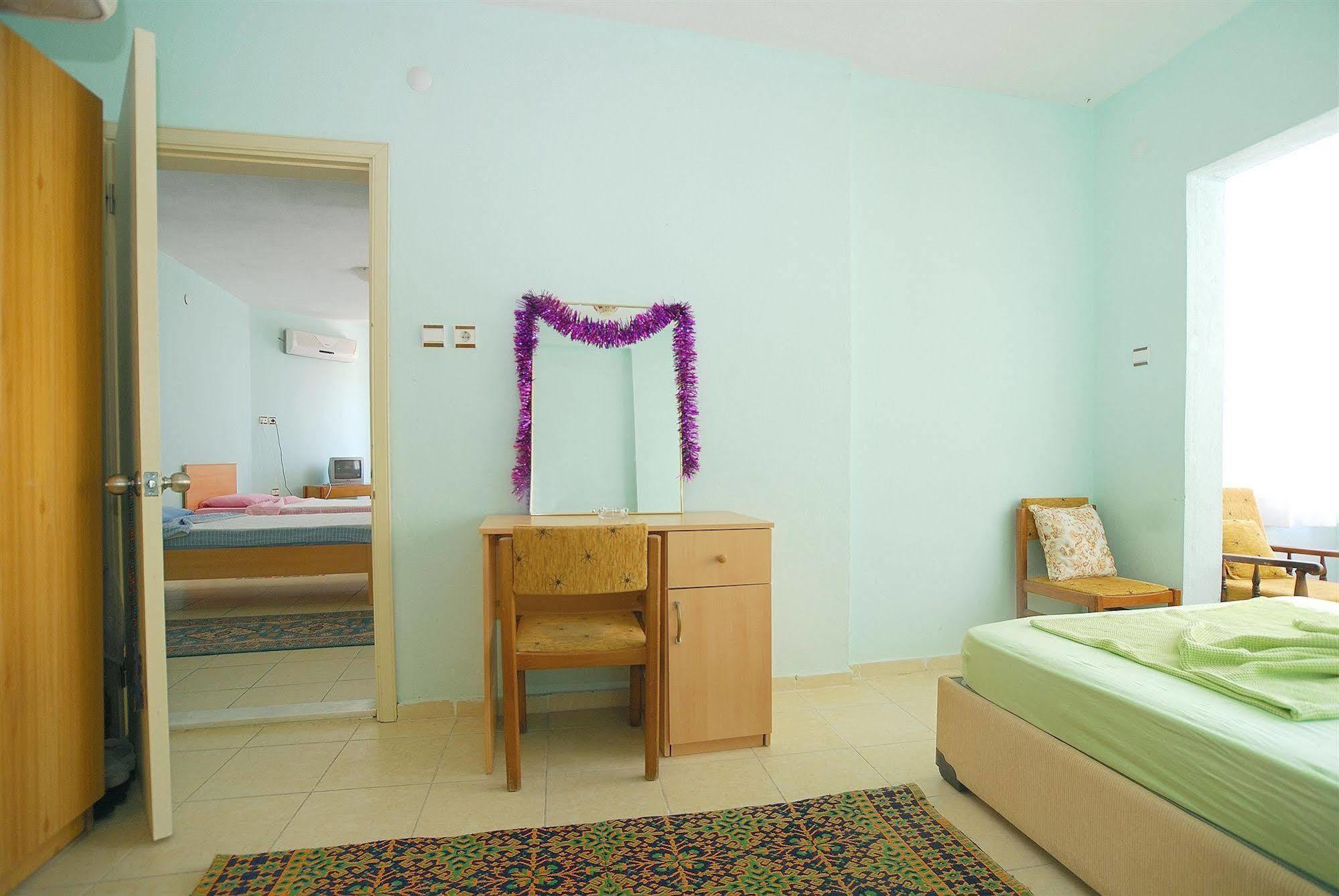 Nese Hotel Çeşme Buitenkant foto
